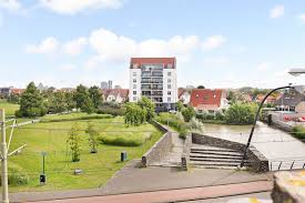 De Cruciale Rol van de Vraagprijs bij het Verkopen van uw Huis