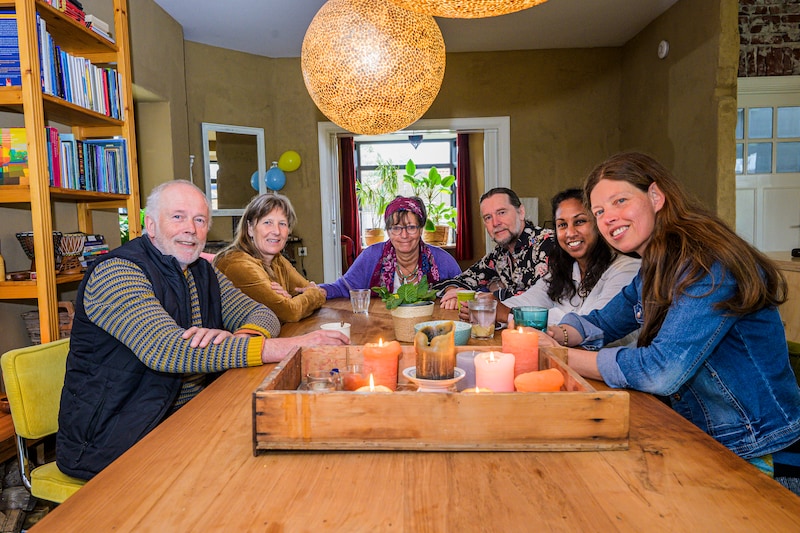 Gezamenlijk een huis kopen met vrienden: Slimme investering of sociale uitdaging?